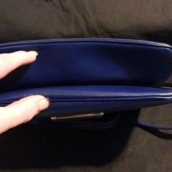 Mark Jacob's Cross Body Bag - Picture 11 of 12